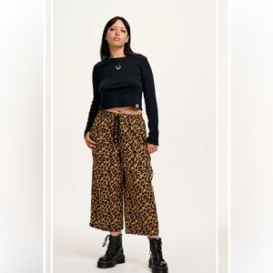 NWT Lucy & Yak wide leg leopard pants